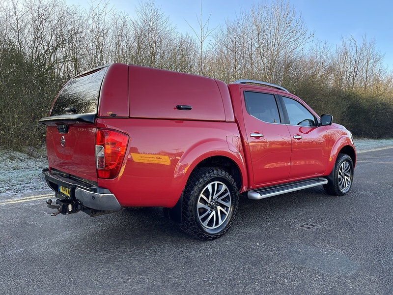 Nissan Navara Navara Tekna Pickup 2 Manual Diesel - U555