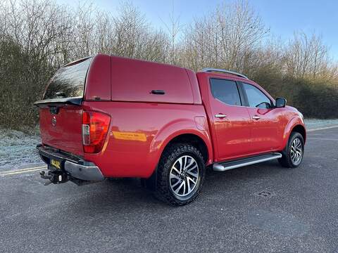 Nissan Navara Navara Tekna Pickup 2 Manual Diesel - U555