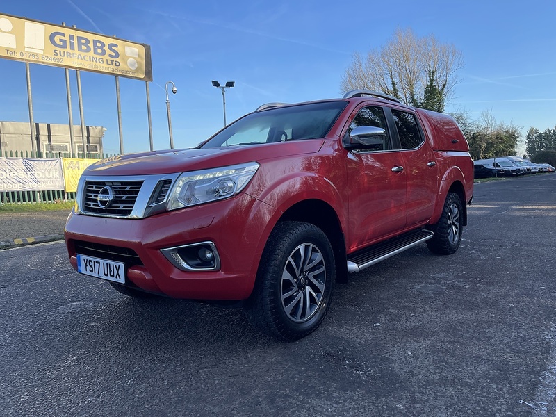 Nissan Navara Navara Tekna Pickup 2 Manual Diesel - U555