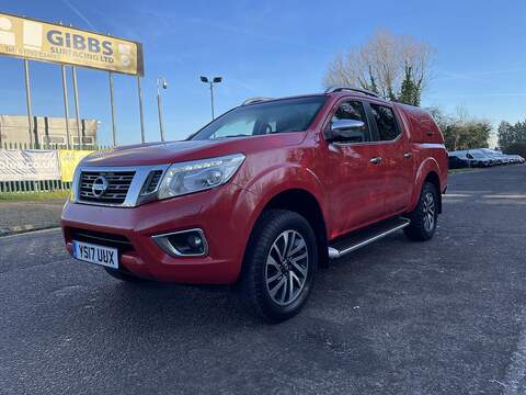 Nissan Navara Navara Tekna Pickup 2 Manual Diesel - U555