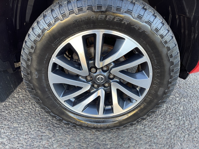 Nissan Navara Navara Tekna Pickup 2 Manual Diesel - U555