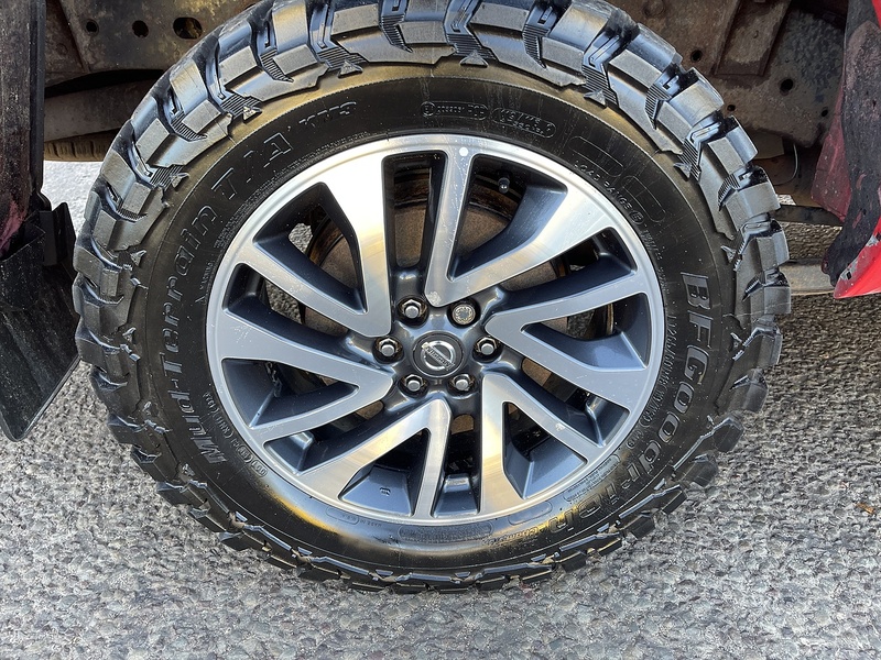 Nissan Navara Navara Tekna Pickup 2 Manual Diesel - U555