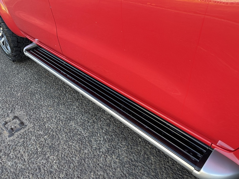 Nissan Navara Navara Tekna Pickup 2 Manual Diesel - U555