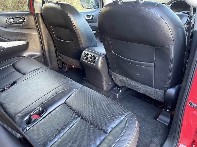 Nissan Navara Navara Tekna Pickup 2 Manual Diesel - U555