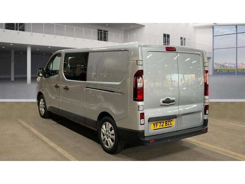 Renault Trafic 2.0 dCi Blue LL30 Sport Crew Van L2 H1 Euro 6 (s/s) 6dr - U560