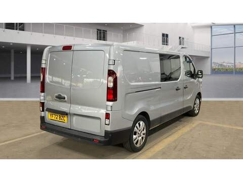 Renault Trafic 2.0 dCi Blue LL30 Sport Crew Van L2 H1 Euro 6 (s/s) 6dr - U560