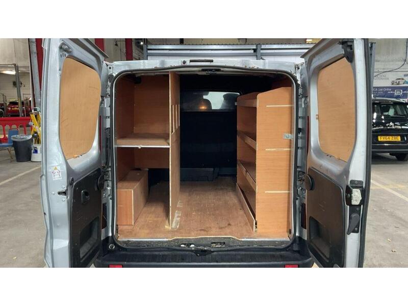 Renault Trafic 2.0 dCi Blue LL30 Sport Crew Van L2 H1 Euro 6 (s/s) 6dr - U560