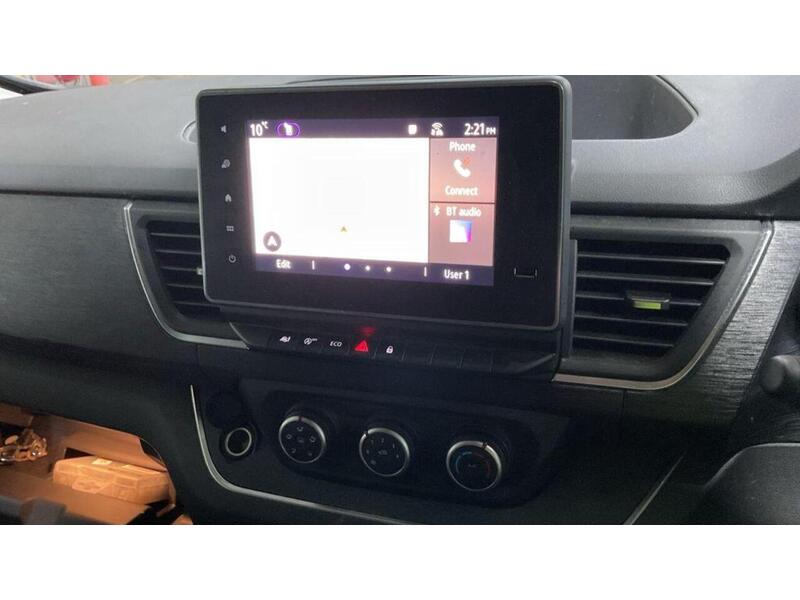 Renault Trafic 2.0 dCi Blue LL30 Sport Crew Van L2 H1 Euro 6 (s/s) 6dr - U560