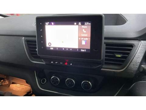 Renault Trafic 2.0 dCi Blue LL30 Sport Crew Van L2 H1 Euro 6 (s/s) 6dr - U560