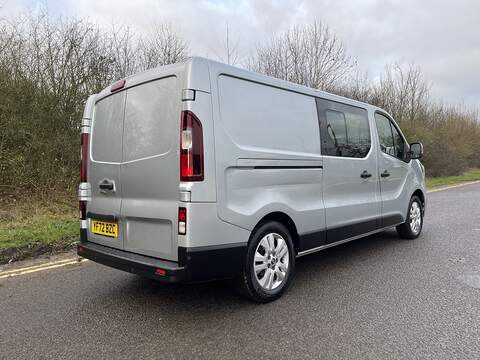 Renault Trafic 2.0 dCi Blue LL30 Sport Crew Van L2 H1 Euro 6 (s/s) 6dr - U560