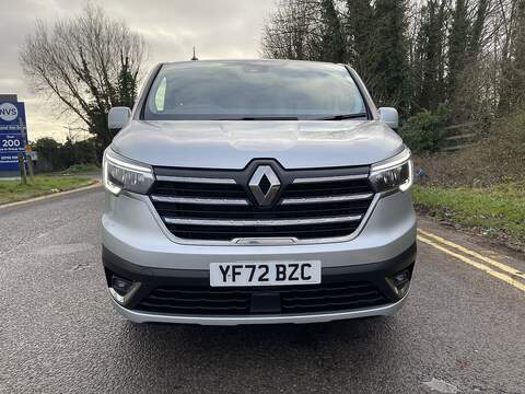 Renault Trafic 2.0 dCi Blue LL30 Sport Crew Van L2 H1 Euro 6 (s/s) 6dr - U560