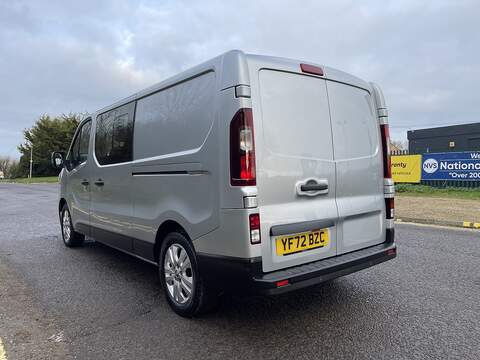 Renault Trafic 2.0 dCi Blue LL30 Sport Crew Van L2 H1 Euro 6 (s/s) 6dr - U560