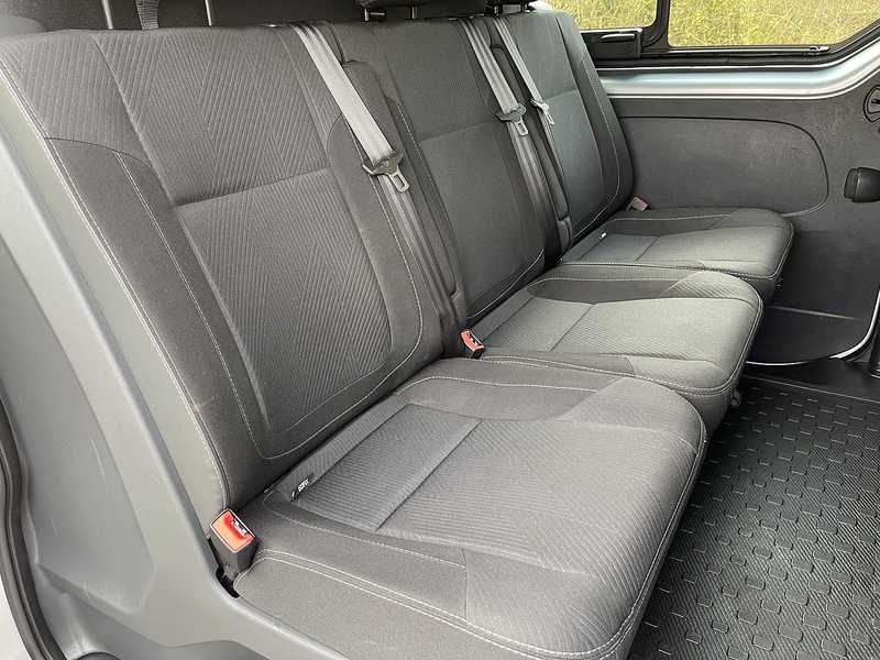 Renault Trafic 2.0 dCi Blue LL30 Sport Crew Van L2 H1 Euro 6 (s/s) 6dr - U560