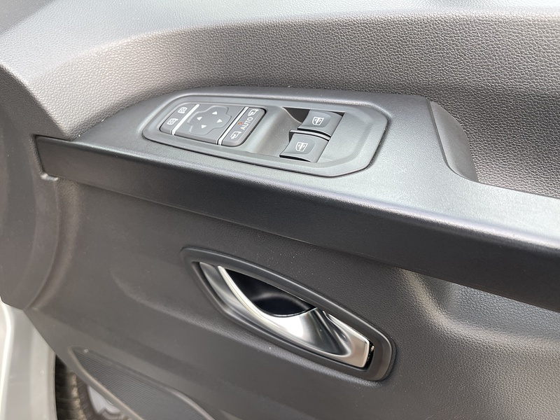 Renault Trafic 2.0 dCi Blue LL30 Sport Crew Van L2 H1 Euro 6 (s/s) 6dr - U560