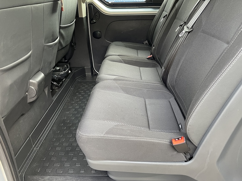 Renault Trafic 2.0 dCi Blue LL30 Sport Crew Van L2 H1 Euro 6 (s/s) 6dr - U560