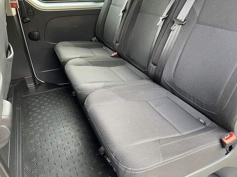 Renault Trafic 2.0 dCi Blue LL30 Sport Crew Van L2 H1 Euro 6 (s/s) 6dr - U560