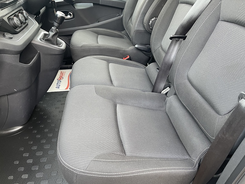 Renault Trafic 2.0 dCi Blue LL30 Sport Crew Van L2 H1 Euro 6 (s/s) 6dr - U560