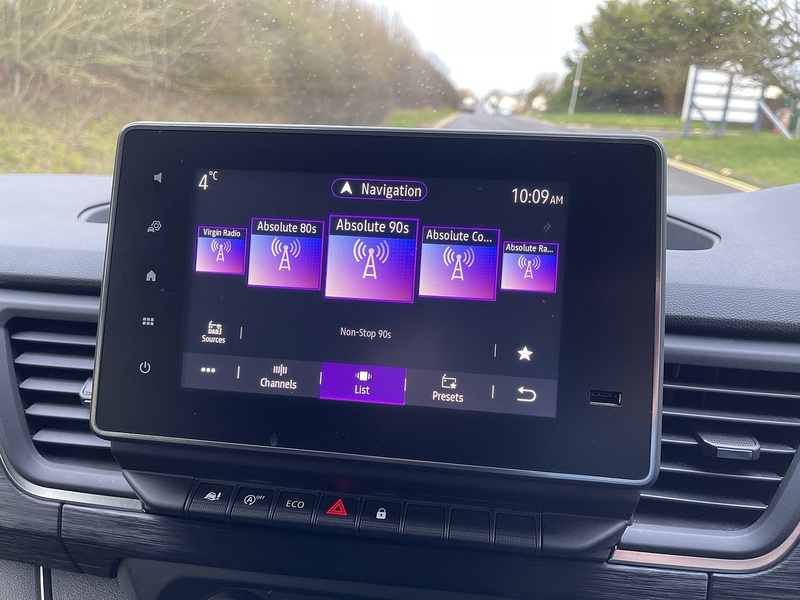 Renault Trafic 2.0 dCi Blue LL30 Sport Crew Van L2 H1 Euro 6 (s/s) 6dr - U560