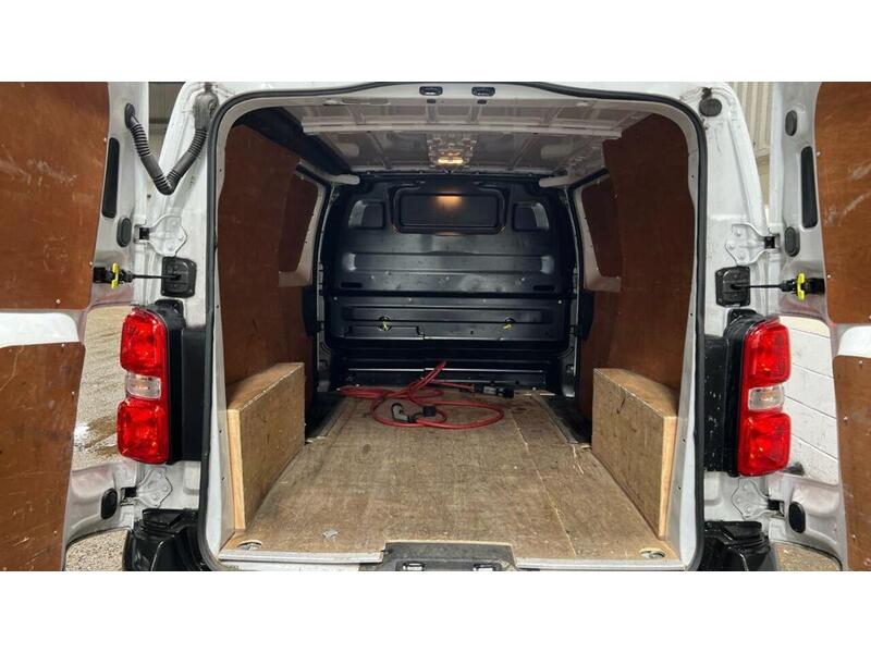 Citroen e-Dispatch e 1000 75kWh Enterprise Pro M Auto MWB 6dr (7.4kW Charger) - U565