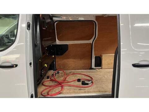 Citroen e-Dispatch e 1000 75kWh Enterprise Pro M Auto MWB 6dr (7.4kW Charger) - U565