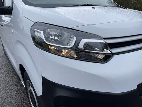 Citroen e-Dispatch e 1000 75kWh Enterprise Pro M Auto MWB 6dr (7.4kW Charger) - U565