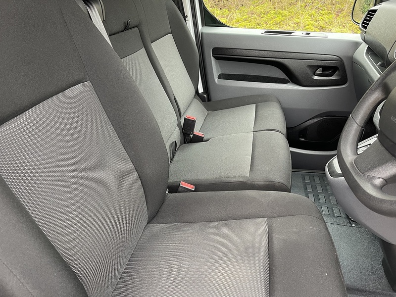 Citroen e-Dispatch e 1000 75kWh Enterprise Pro M Auto MWB 6dr (7.4kW Charger) - U565