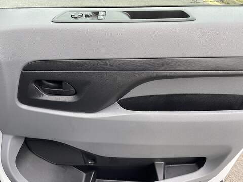 Citroen e-Dispatch e 1000 75kWh Enterprise Pro M Auto MWB 6dr (7.4kW Charger) - U565