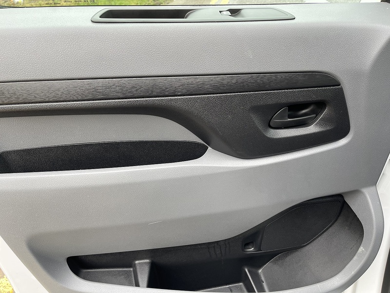 Citroen e-Dispatch e 1000 75kWh Enterprise Pro M Auto MWB 6dr (7.4kW Charger) - U565