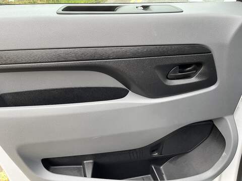 Citroen e-Dispatch e 1000 75kWh Enterprise Pro M Auto MWB 6dr (7.4kW Charger) - U565