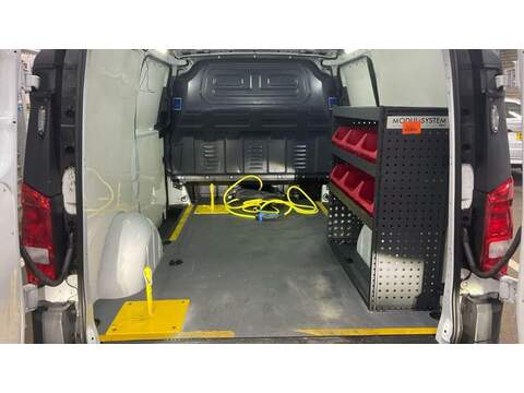 Mercedes-Benz eVito 116 e 66kWh Progressive Auto FWD L2 6dr (LWB) - U574