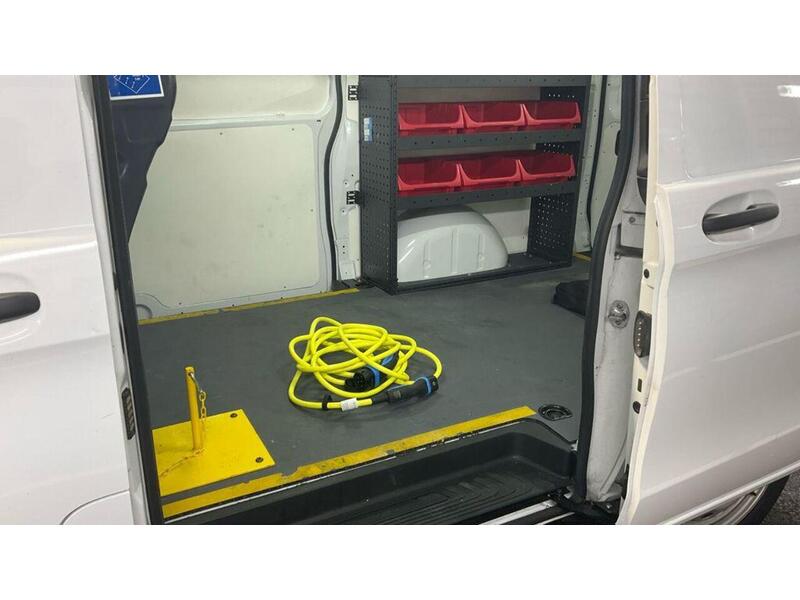 Mercedes-Benz eVito 116 e 66kWh Progressive Auto FWD L2 6dr (LWB) - U574