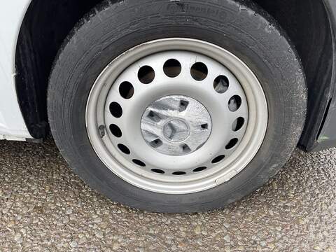 Mercedes-Benz eVito 116 e 66kWh Progressive Auto FWD L2 6dr (LWB) - U574