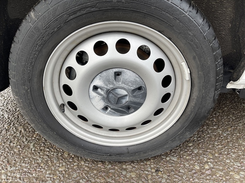 Mercedes-Benz eVito 116 e 66kWh Progressive Auto FWD L2 6dr (LWB) - U574