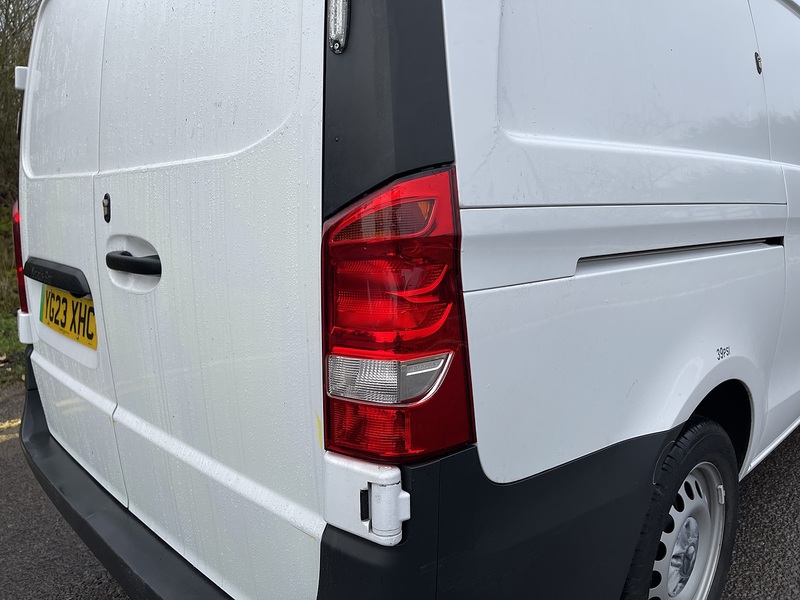 Mercedes-Benz eVito 116 e 66kWh Progressive Auto FWD L2 6dr (LWB) - U574