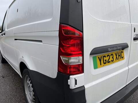 Mercedes-Benz eVito 116 e 66kWh Progressive Auto FWD L2 6dr (LWB) - U574