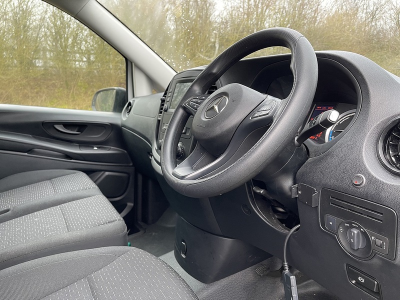 Mercedes-Benz eVito 116 e 66kWh Progressive Auto FWD L2 6dr (LWB) - U574