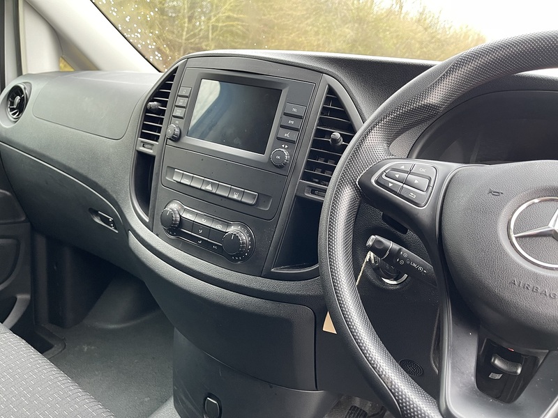 Mercedes-Benz eVito 116 e 66kWh Progressive Auto FWD L2 6dr (LWB) - U574