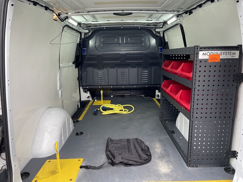 Mercedes-Benz eVito 116 e 66kWh Progressive Auto FWD L2 6dr (LWB) - U574