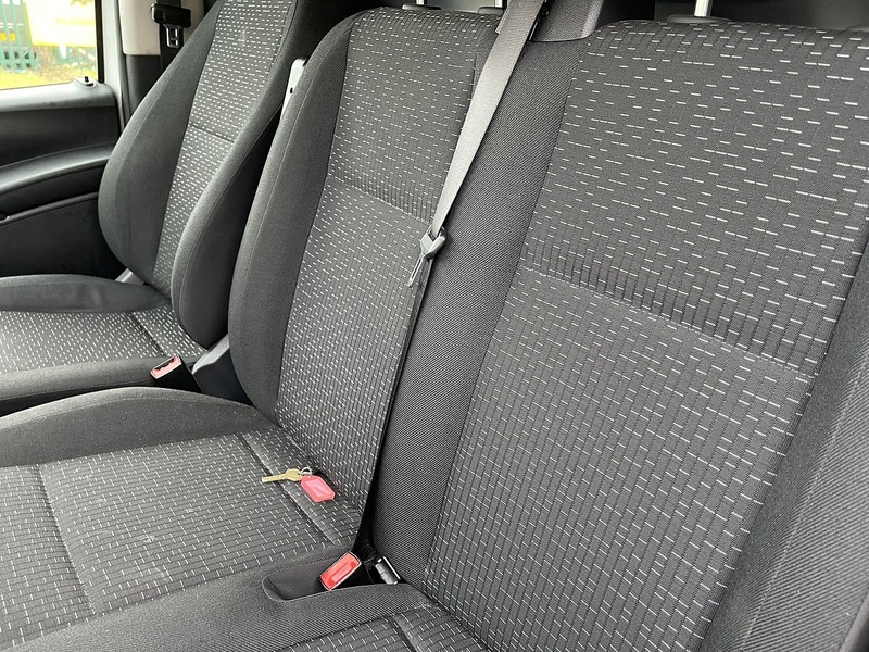 Mercedes-Benz eVito 116 e 66kWh Progressive Auto FWD L2 6dr (LWB) - U574