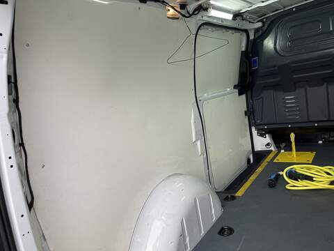 Mercedes-Benz eVito 116 e 66kWh Progressive Auto FWD L2 6dr (LWB) - U574