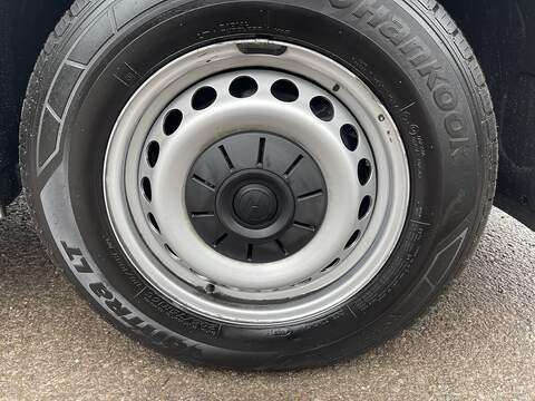 Volkswagen Crafter 2.0 TDI CR35 Trendline FWD LWB High Roof Euro 6 (s/s) 5dr - U576
