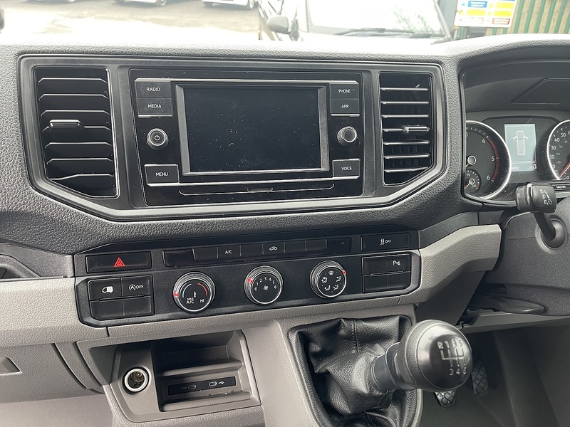 Volkswagen Crafter 2.0 TDI CR35 Trendline FWD LWB High Roof Euro 6 (s/s) 5dr - U576