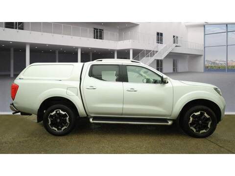 Nissan Navara 2.3 dCi Tekna Auto 4WD Euro 6 4dr - U580