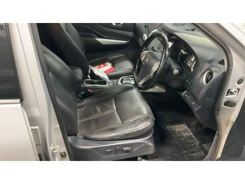 Nissan Navara 2.3 dCi Tekna Auto 4WD Euro 6 4dr - U580