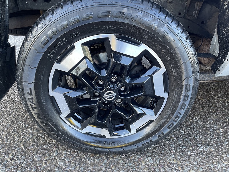 Nissan Navara 2.3 dCi Tekna Auto 4WD Euro 6 4dr - U580