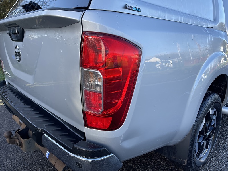 Nissan Navara 2.3 dCi Tekna Auto 4WD Euro 6 4dr - U580