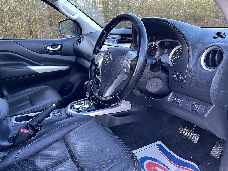 Nissan Navara 2.3 dCi Tekna Auto 4WD Euro 6 4dr - U580