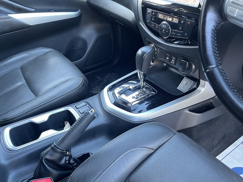 Nissan Navara 2.3 dCi Tekna Auto 4WD Euro 6 4dr - U580