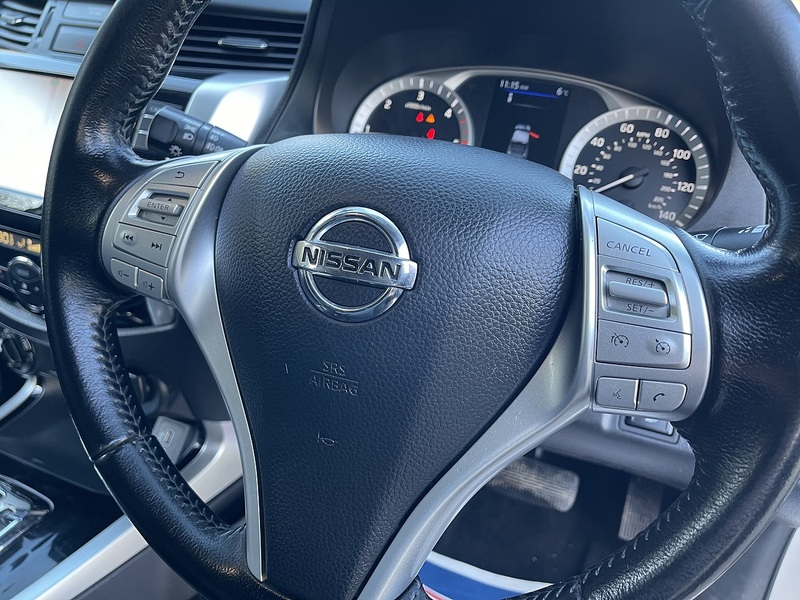 Nissan Navara 2.3 dCi Tekna Auto 4WD Euro 6 4dr - U580