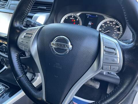 Nissan Navara 2.3 dCi Tekna Auto 4WD Euro 6 4dr - U580